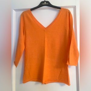 100% Cashmere Orange 🍊 V-neck top - New Scotland- size S
